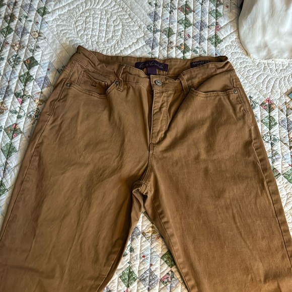 Like new golden brown Gloria Vanderbilt size 6 jeans - Picture 1 of 10